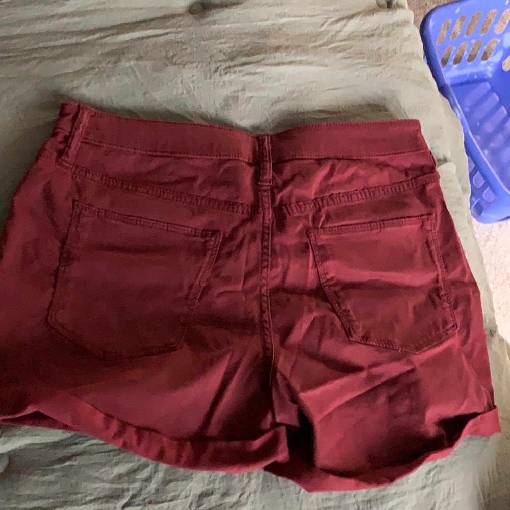 Shorts - Picture 2 of 3